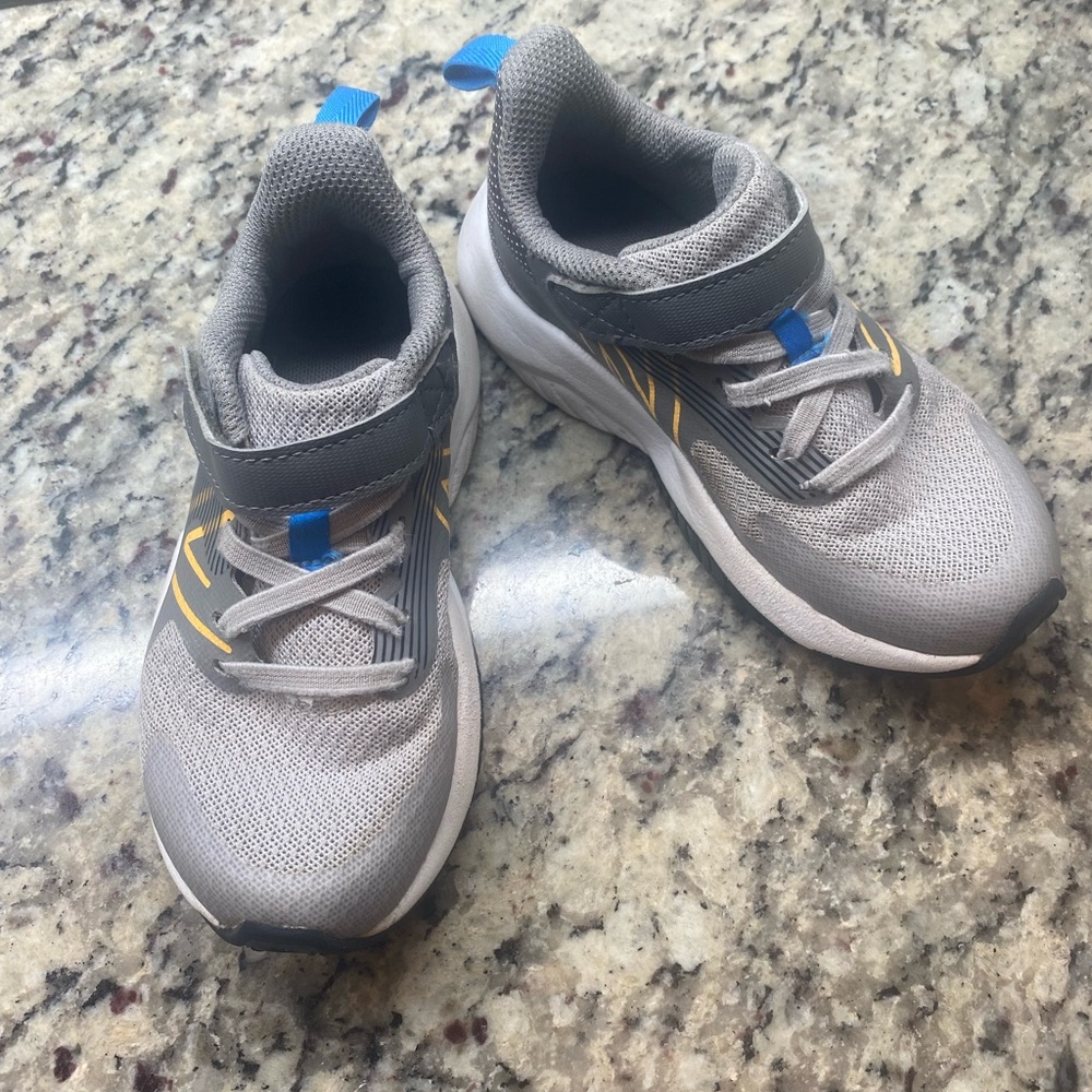 Boys New Balance Rave Run v2 10.5 WIDE
